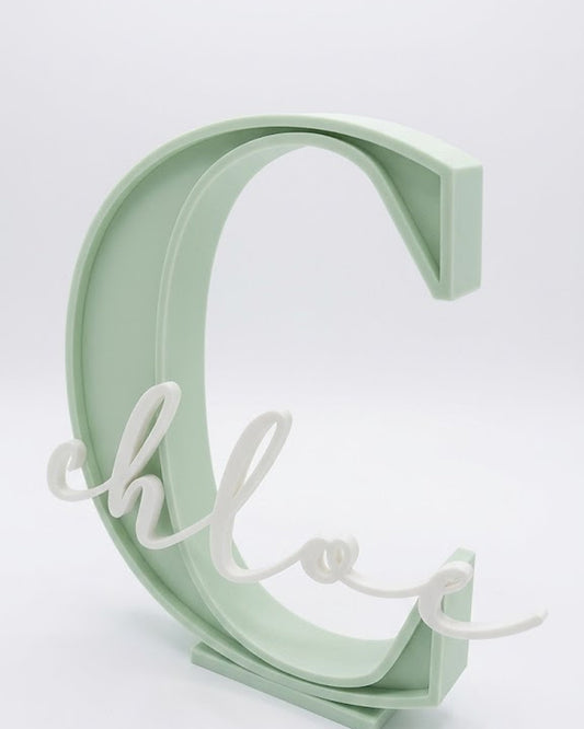 Inicial C personalizada con el nombre Chloe, impresa en 3D en verde menta