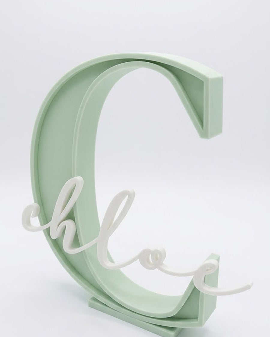 Inicial C personalizada con el nombre Chloe, impresa en 3D en verde menta
